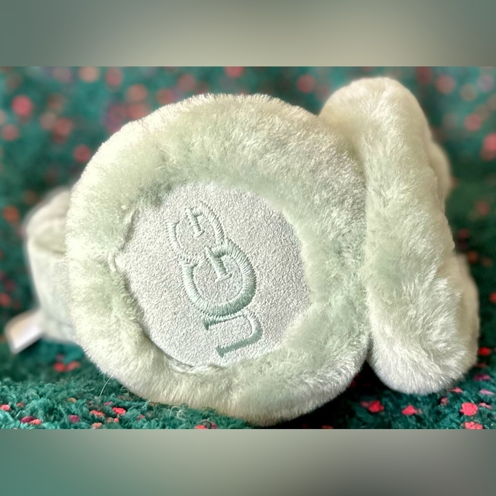 🎸UGG🎸🔥NWT🔥Sheepskin Embroidery Earmuff Grey Mist - Picture 13 of 14